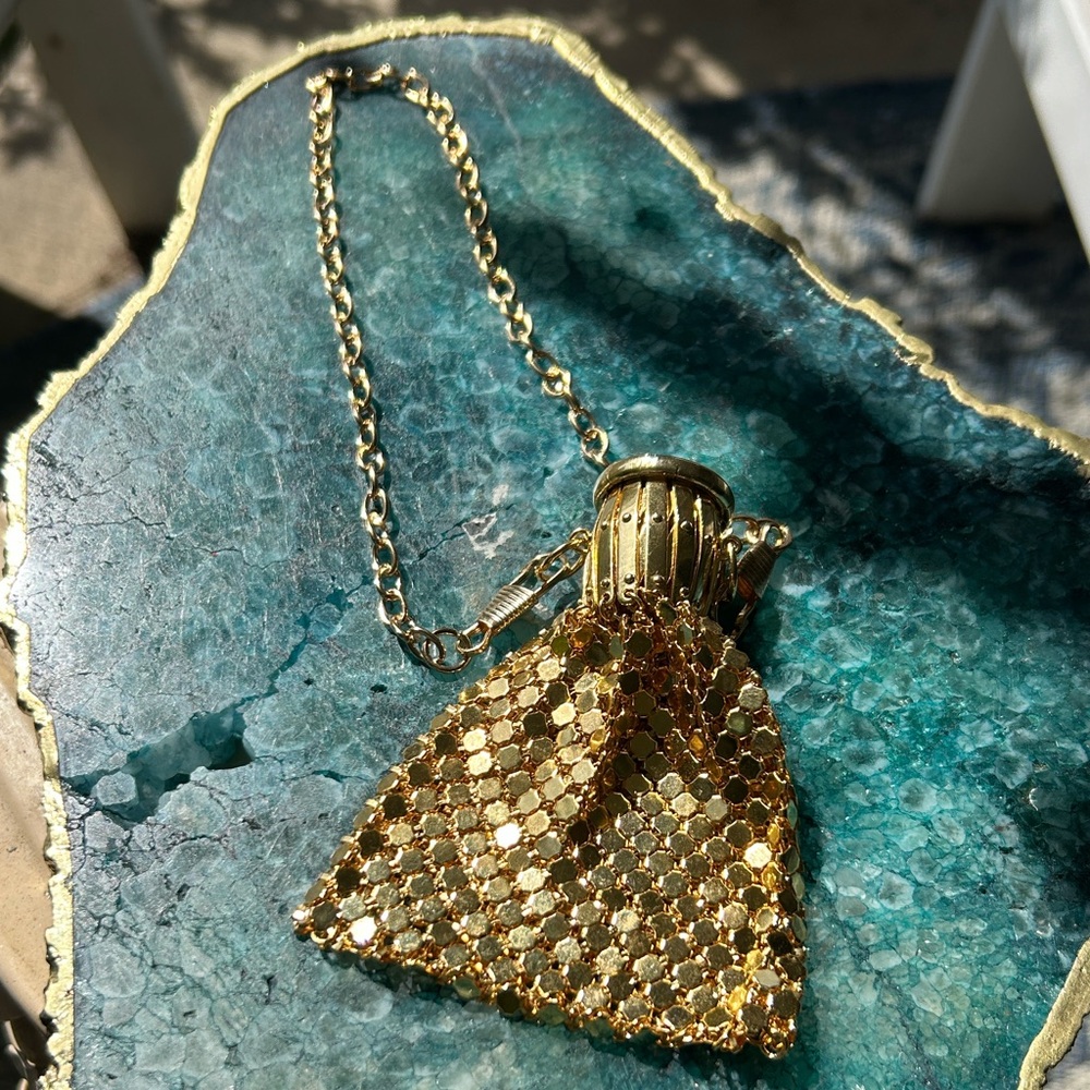Vintage Gold Metal Mesh Gate Top Coin Purse Beggars Bag